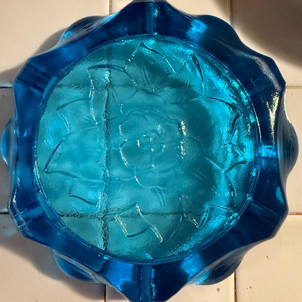 Vintage Tiara Indiana Glass Ashtray Dish 1977 Horizon Blue Lotus Large 9 1/2"